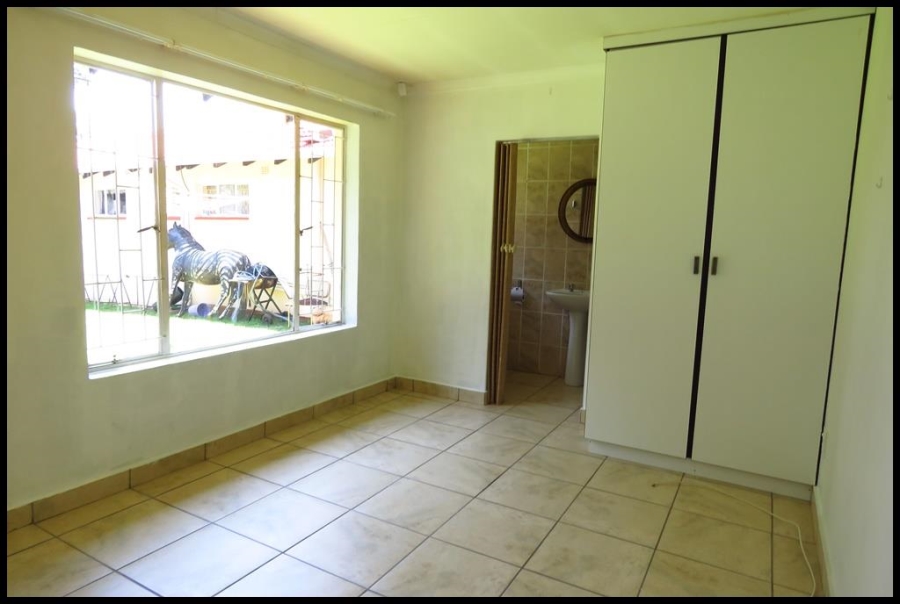 To Let 1 Bedroom Property for Rent in Florida Park Gauteng