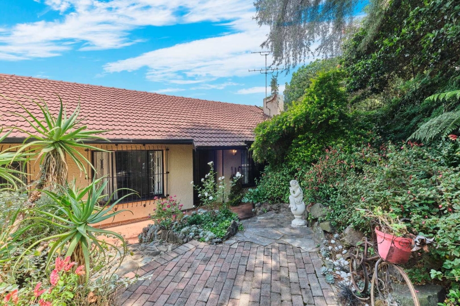 4 Bedroom Property for Sale in Robindale Gauteng