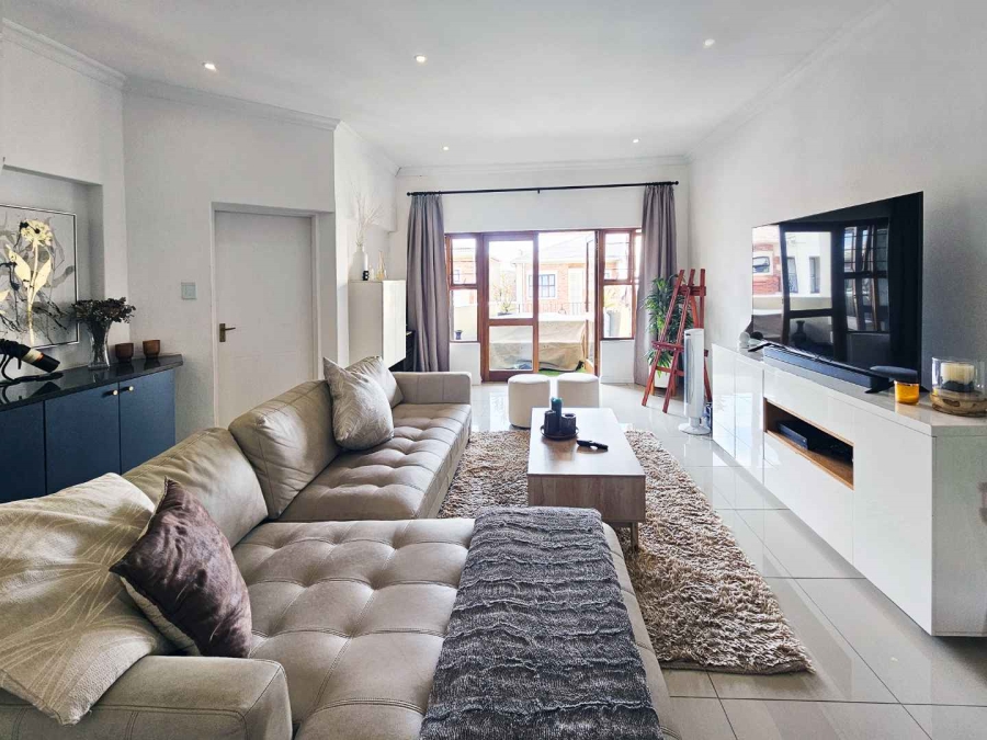 To Let 2 Bedroom Property for Rent in Bryanston Gauteng