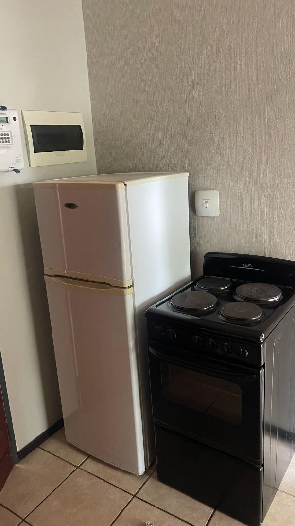 To Let 1 Bedroom Property for Rent in Ruimsig Gauteng