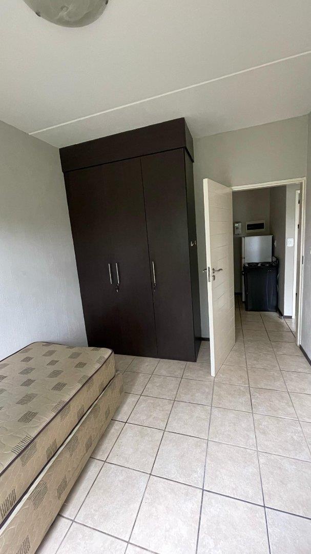 To Let 1 Bedroom Property for Rent in Ruimsig Gauteng