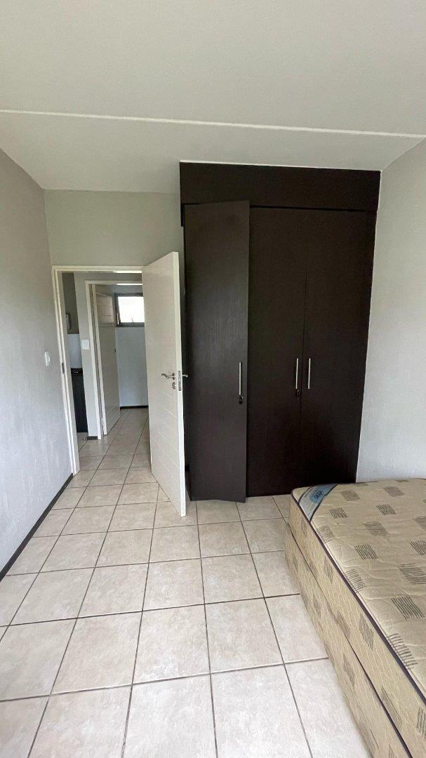 To Let 1 Bedroom Property for Rent in Ruimsig Gauteng