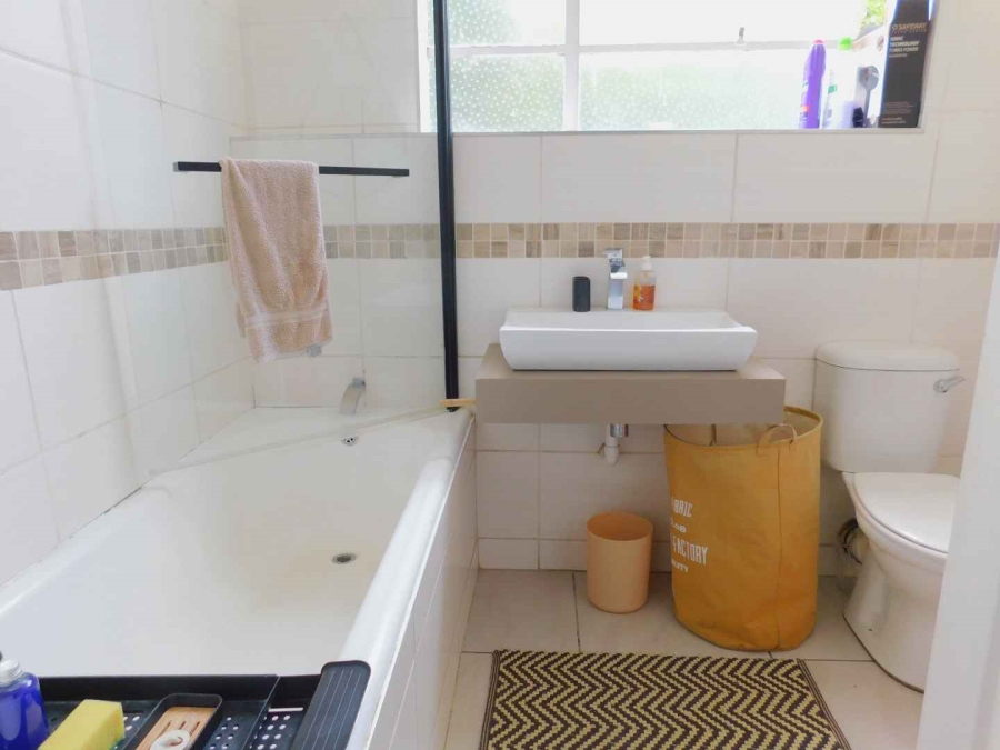 To Let 2 Bedroom Property for Rent in Hurlpark Gauteng