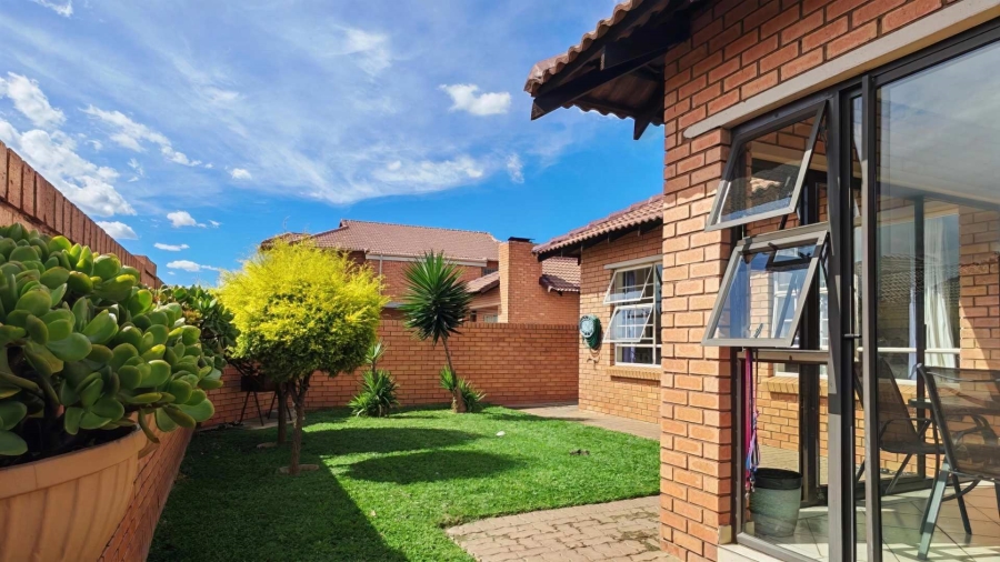 To Let 3 Bedroom Property for Rent in Hazeldean Gauteng