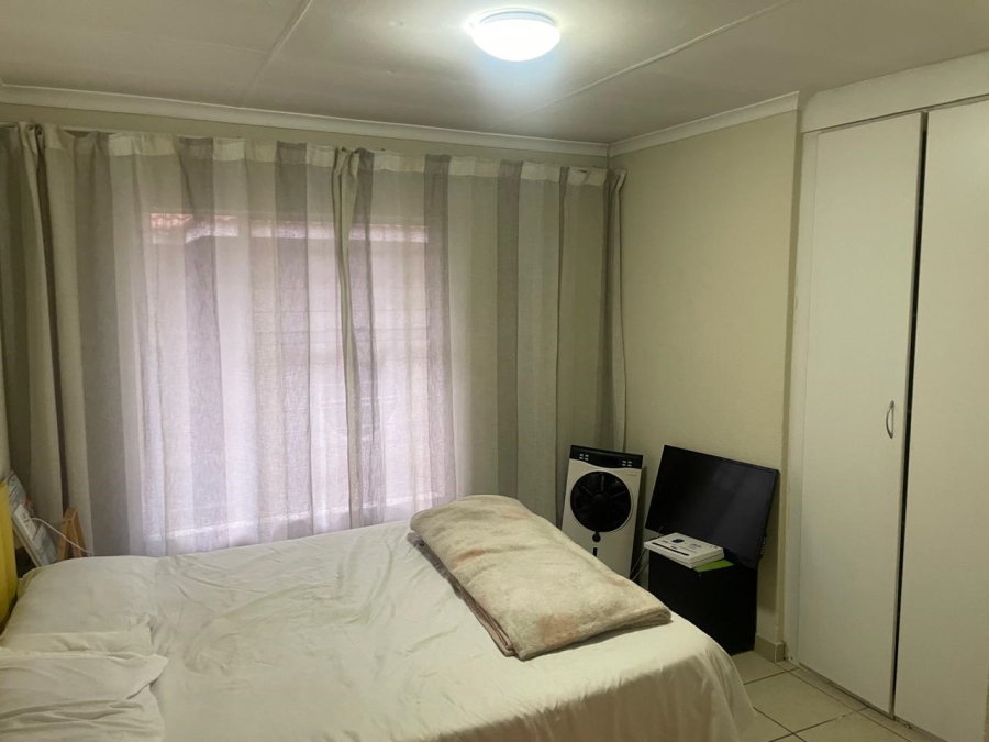 2 Bedroom Property for Sale in Edleen Gauteng