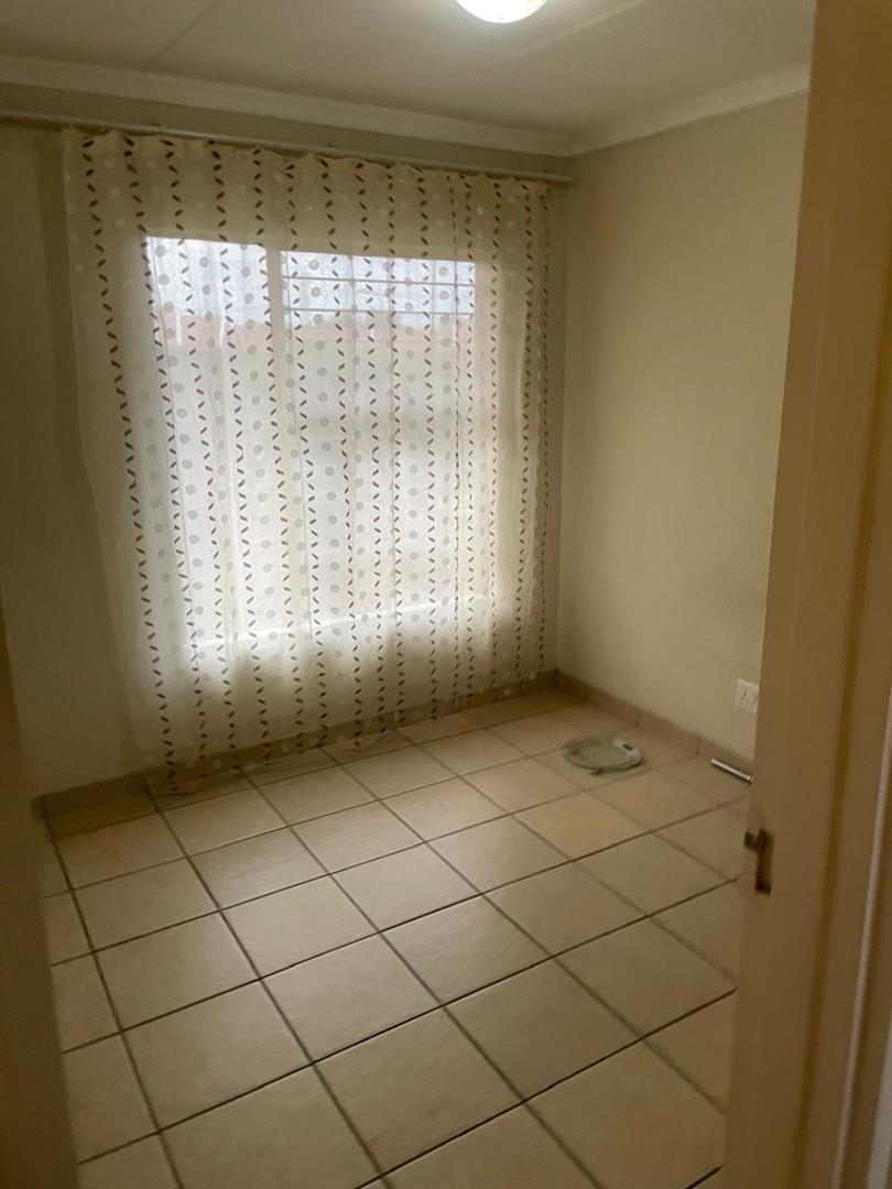 2 Bedroom Property for Sale in Edleen Gauteng