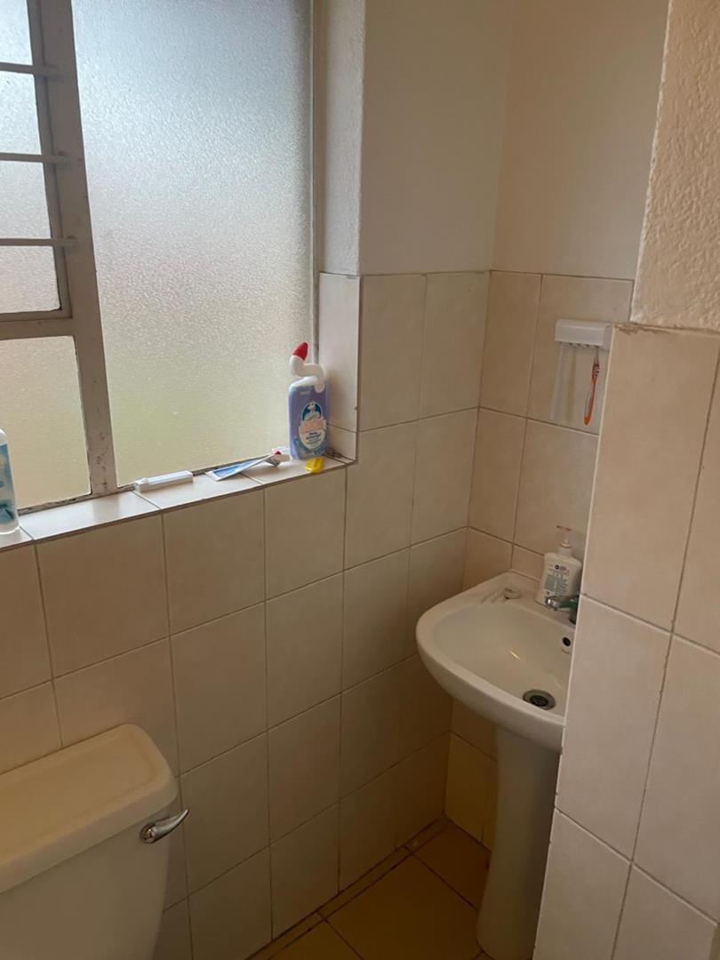 2 Bedroom Property for Sale in Edleen Gauteng