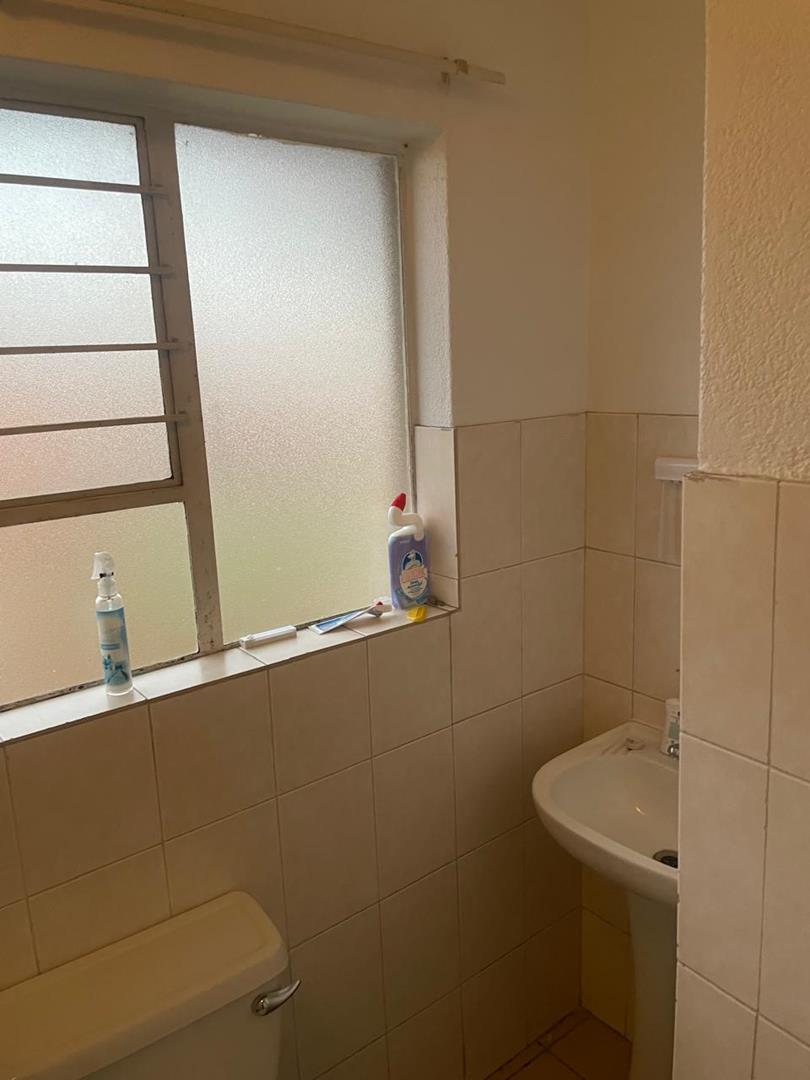 2 Bedroom Property for Sale in Edleen Gauteng