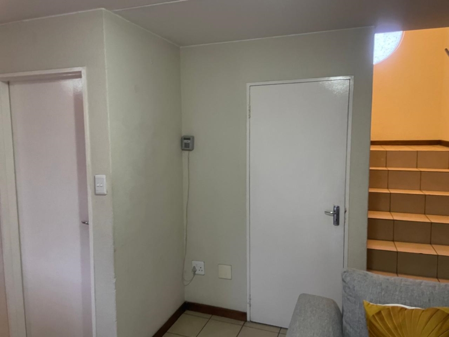 2 Bedroom Property for Sale in Edleen Gauteng