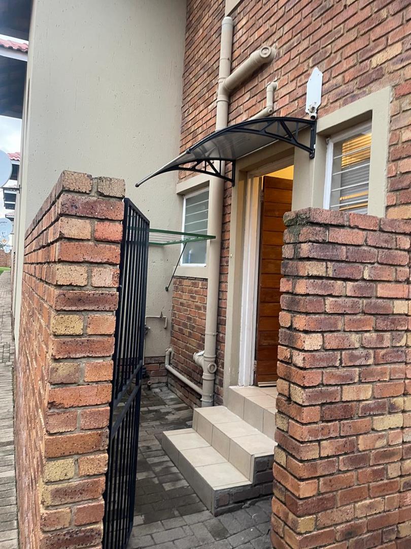 2 Bedroom Property for Sale in Edleen Gauteng