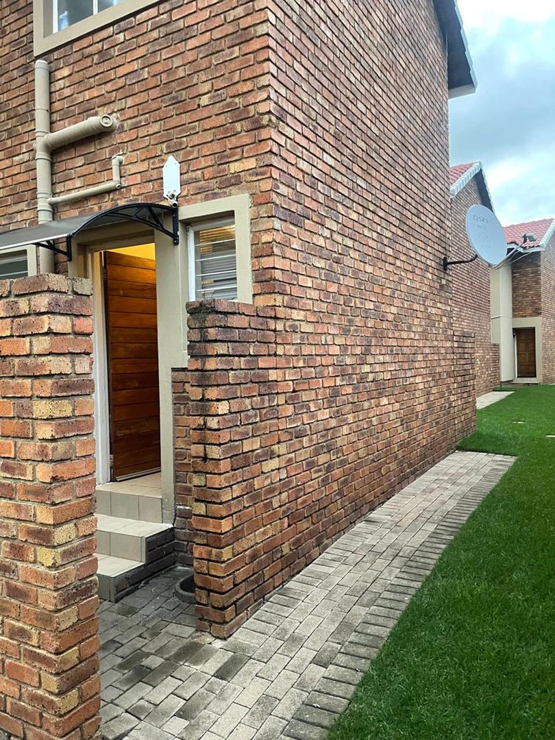 2 Bedroom Property for Sale in Edleen Gauteng