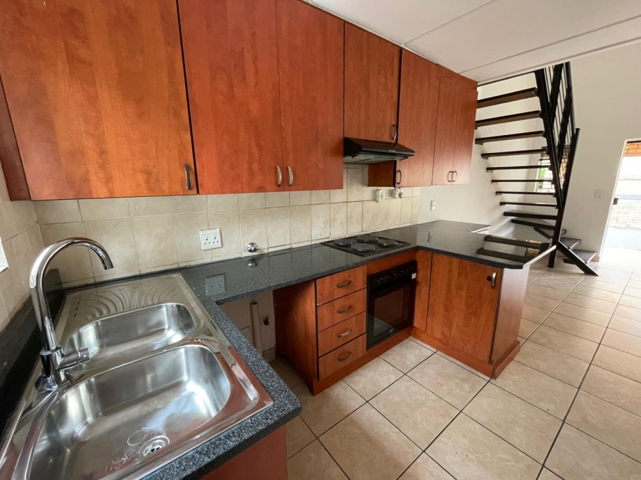 3 Bedroom Property for Sale in Rooihuiskraal Gauteng