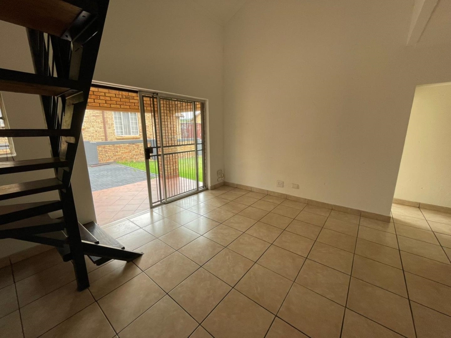 3 Bedroom Property for Sale in Rooihuiskraal Gauteng