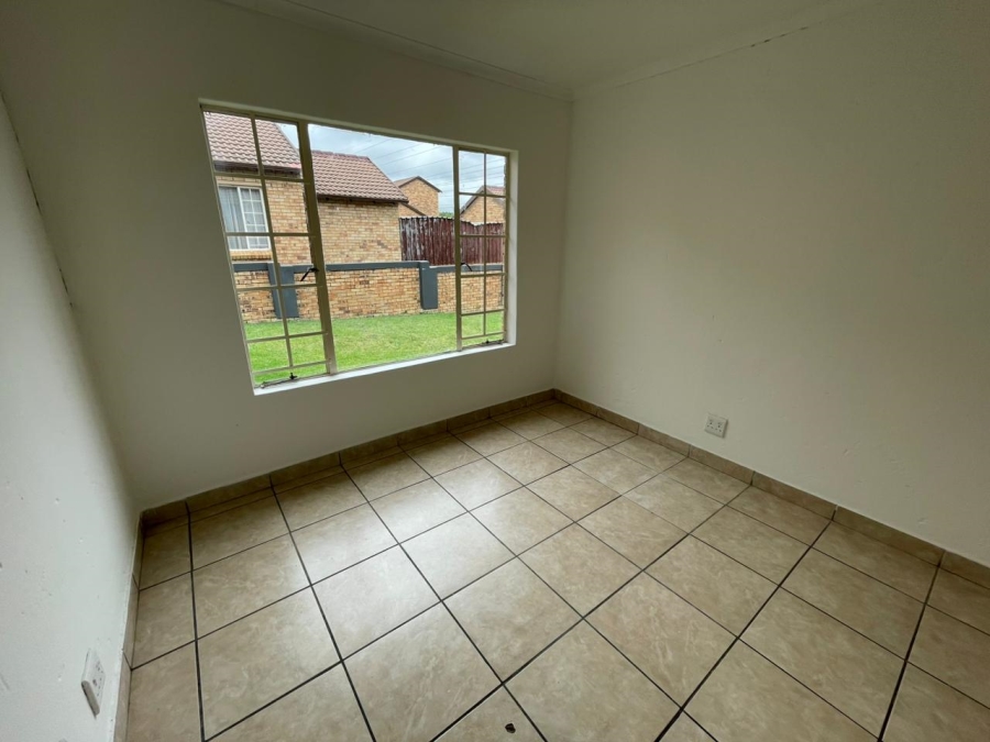 3 Bedroom Property for Sale in Rooihuiskraal Gauteng