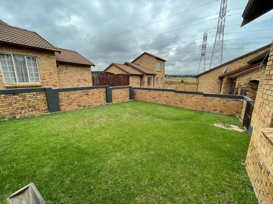 3 Bedroom Property for Sale in Rooihuiskraal Gauteng