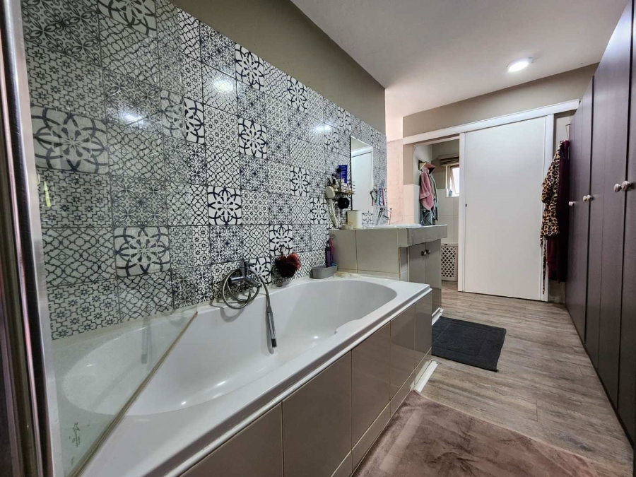 4 Bedroom Property for Sale in Kilner Park Gauteng