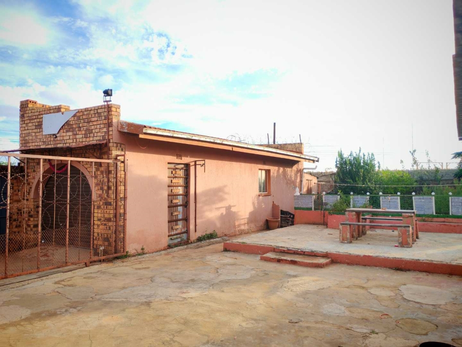 4 Bedroom Property for Sale in Lenasia South Gauteng