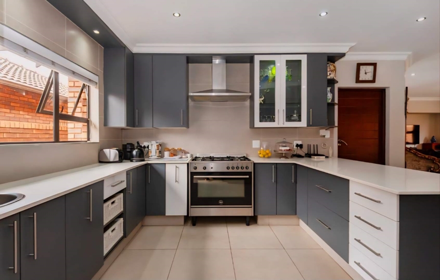 3 Bedroom Property for Sale in New Redruth Gauteng