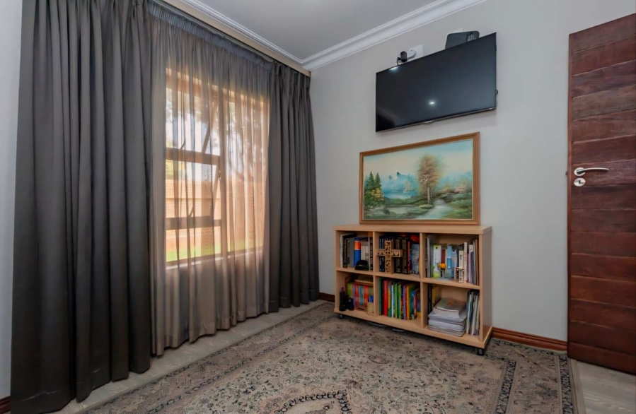 3 Bedroom Property for Sale in New Redruth Gauteng