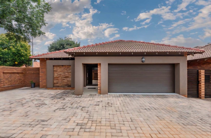 3 Bedroom Property for Sale in New Redruth Gauteng