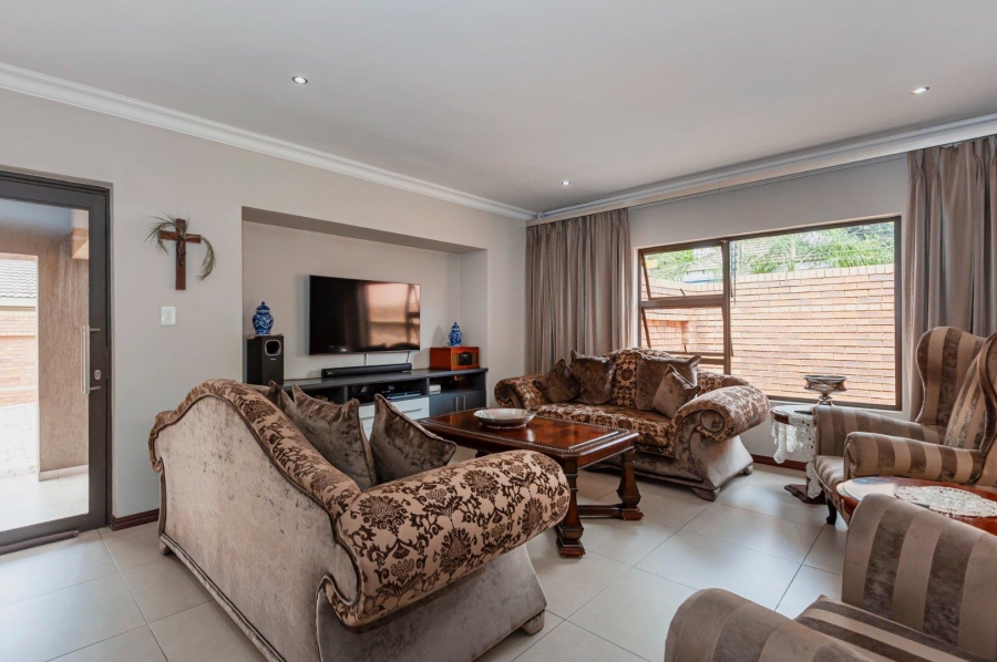 3 Bedroom Property for Sale in New Redruth Gauteng