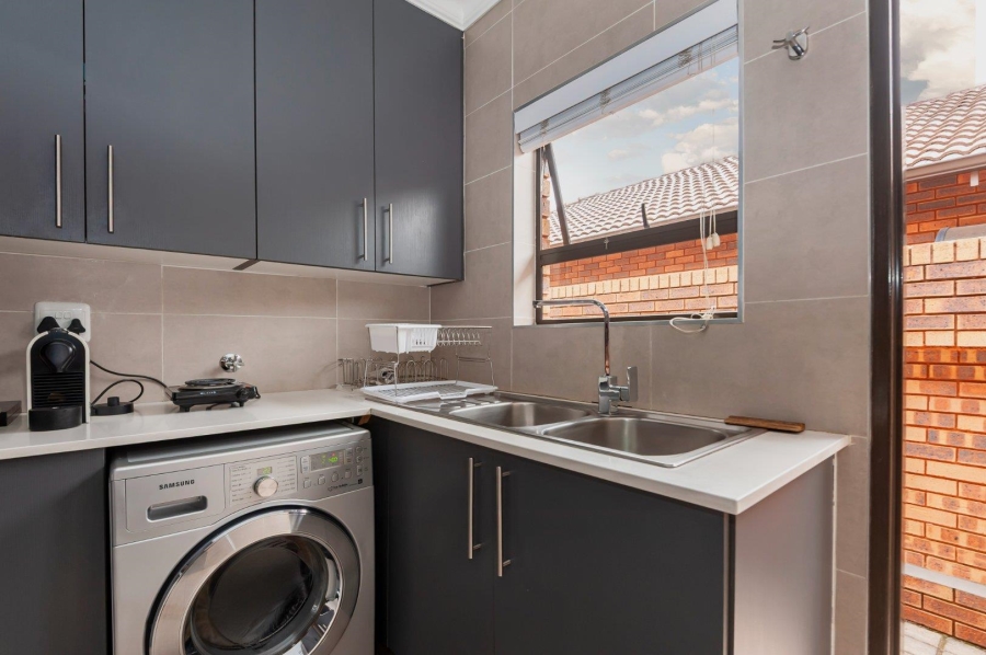 3 Bedroom Property for Sale in New Redruth Gauteng