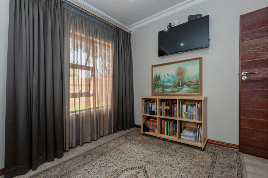 3 Bedroom Property for Sale in New Redruth Gauteng