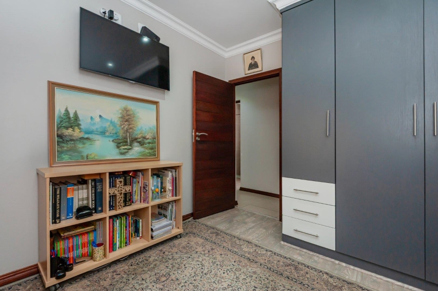 3 Bedroom Property for Sale in New Redruth Gauteng