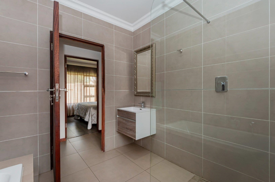 3 Bedroom Property for Sale in New Redruth Gauteng