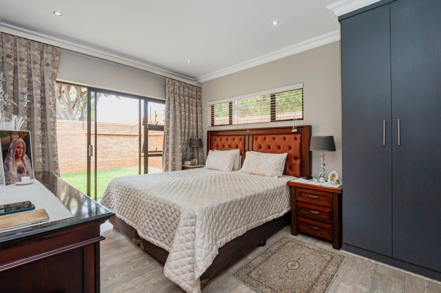 3 Bedroom Property for Sale in New Redruth Gauteng