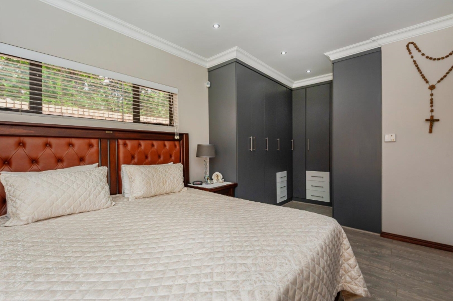 3 Bedroom Property for Sale in New Redruth Gauteng