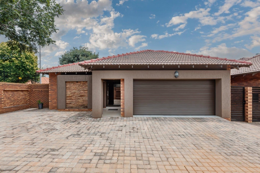 3 Bedroom Property for Sale in New Redruth Gauteng