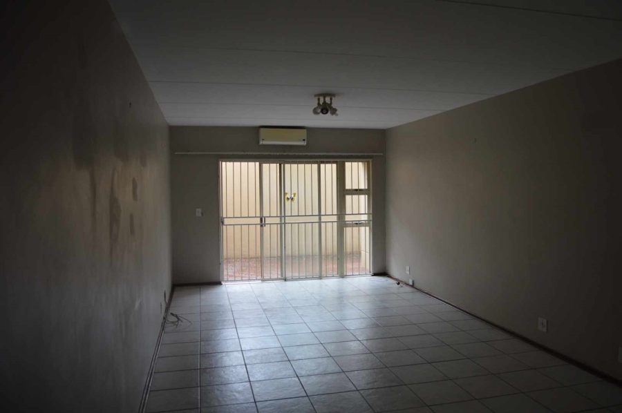 2 Bedroom Property for Sale in New Redruth Gauteng