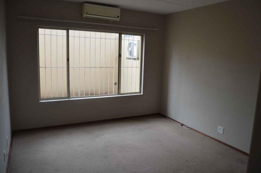 2 Bedroom Property for Sale in New Redruth Gauteng