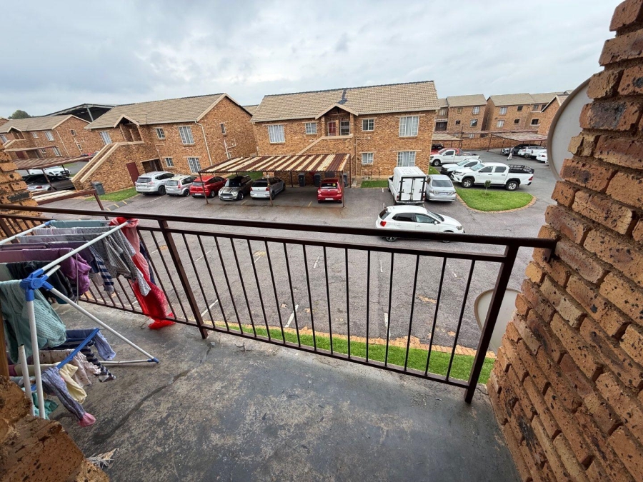 2 Bedroom Property for Sale in Chloorkop Gauteng