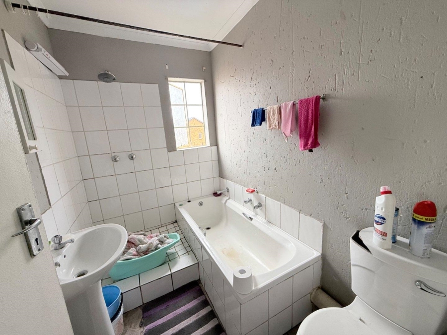 2 Bedroom Property for Sale in Chloorkop Gauteng