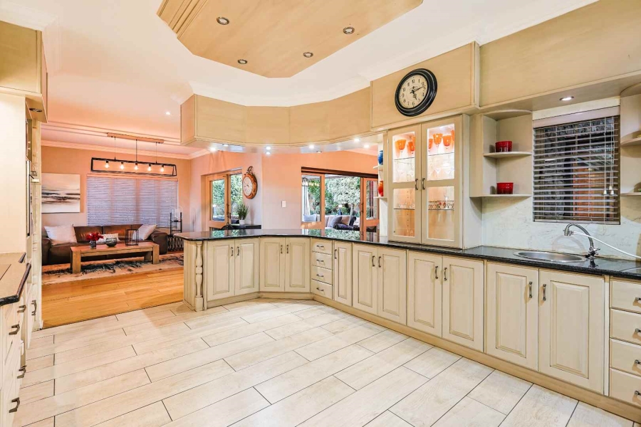 4 Bedroom Property for Sale in Boardwalk Manor Gauteng