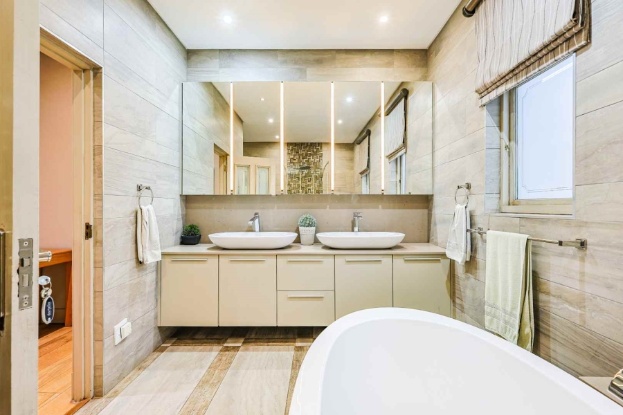 4 Bedroom Property for Sale in Boardwalk Manor Gauteng