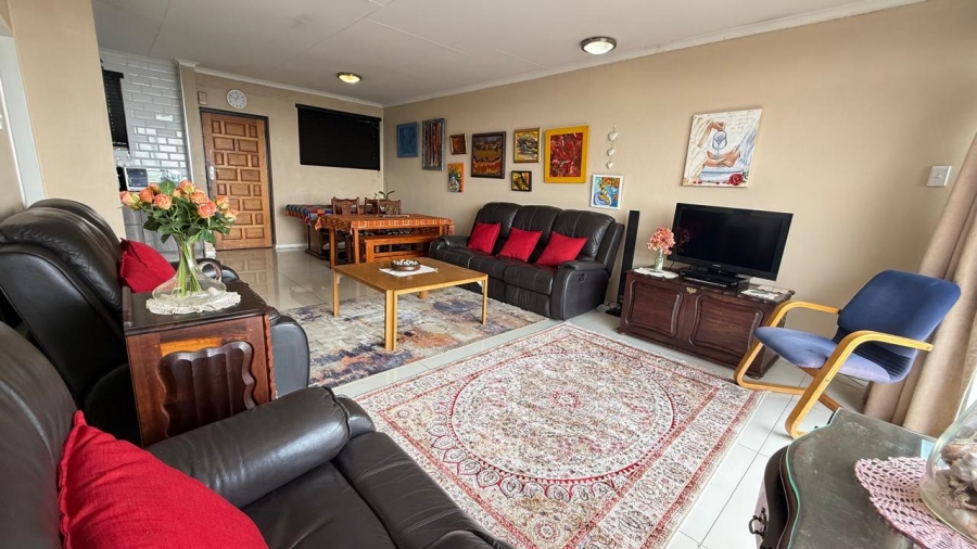 2 Bedroom Property for Sale in La Montagne Gauteng