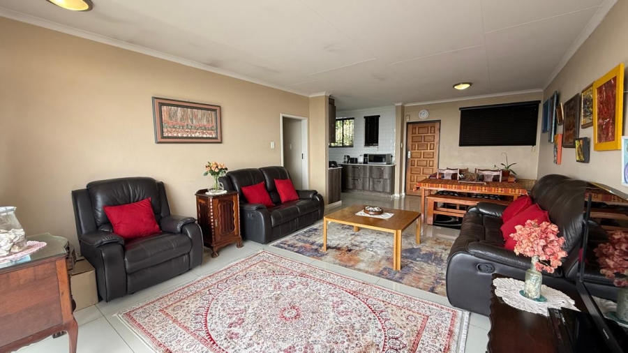 2 Bedroom Property for Sale in La Montagne Gauteng