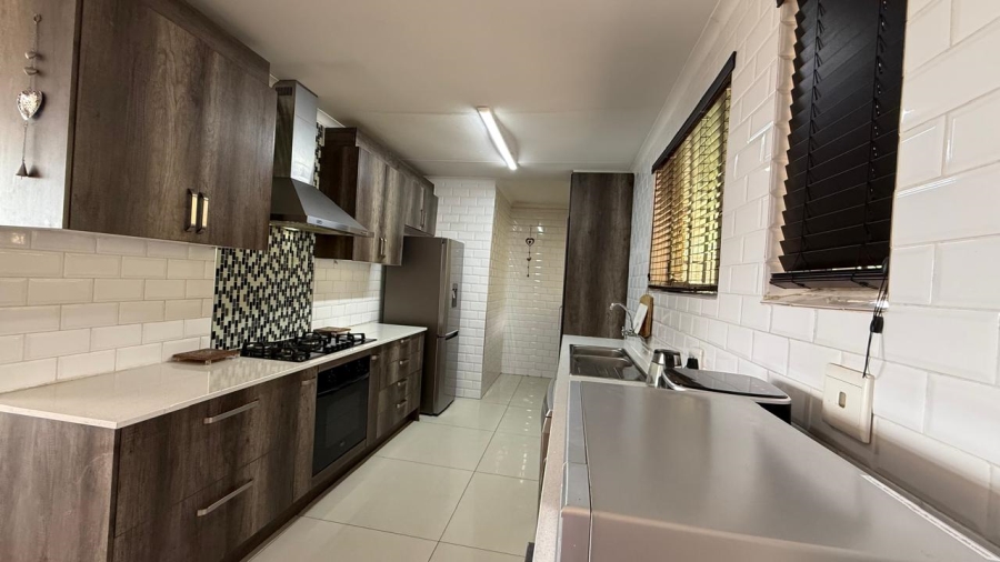2 Bedroom Property for Sale in La Montagne Gauteng