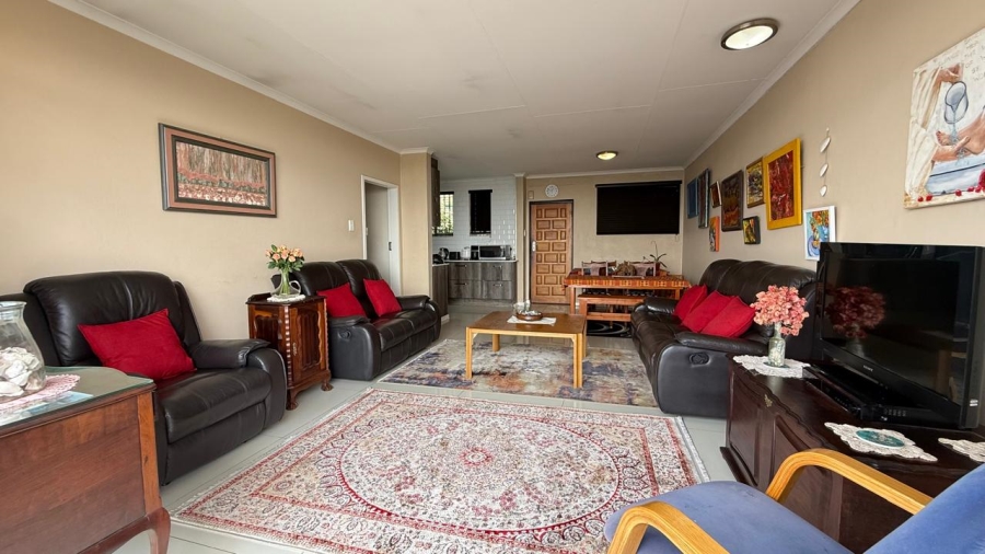 2 Bedroom Property for Sale in La Montagne Gauteng