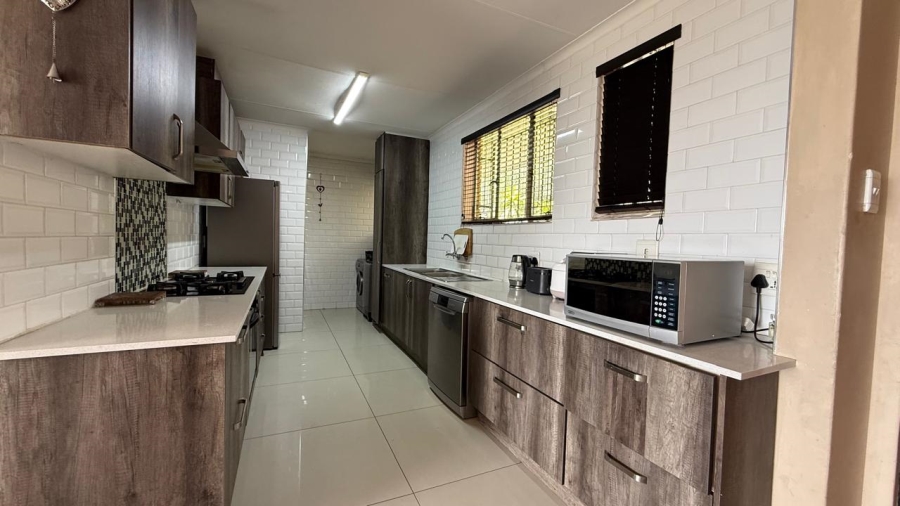 2 Bedroom Property for Sale in La Montagne Gauteng