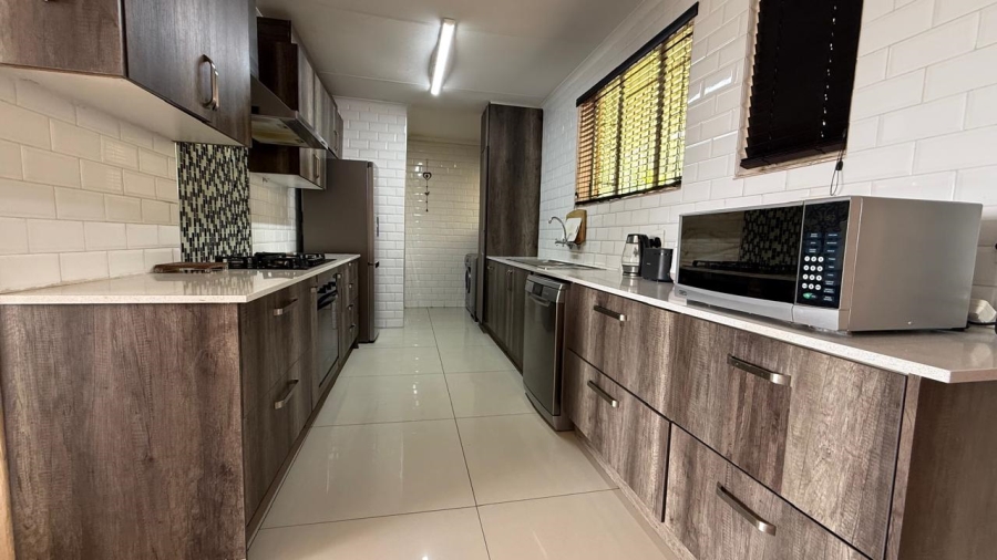 2 Bedroom Property for Sale in La Montagne Gauteng