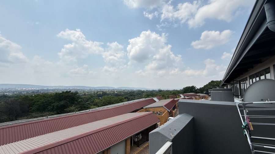 2 Bedroom Property for Sale in La Montagne Gauteng