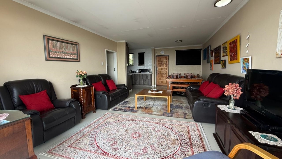 2 Bedroom Property for Sale in La Montagne Gauteng