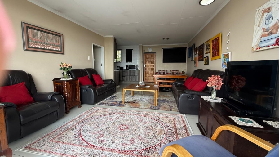 2 Bedroom Property for Sale in La Montagne Gauteng