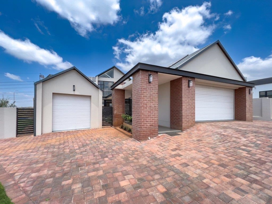 4 Bedroom Property for Sale in Midstream Heights Gauteng