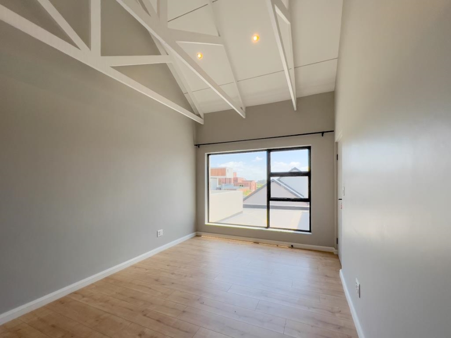 4 Bedroom Property for Sale in Midstream Heights Gauteng