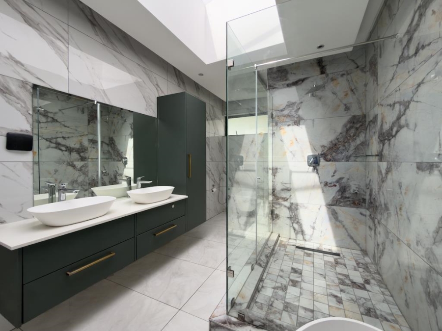 7 Bedroom Property for Sale in Midstream Ridge Gauteng